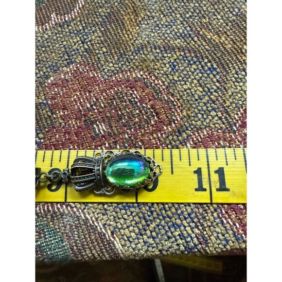 Vintage-Style Iridescent Green Pendant Necklace Ornate Crown Design Silver-Tone - Picture 6 of 8